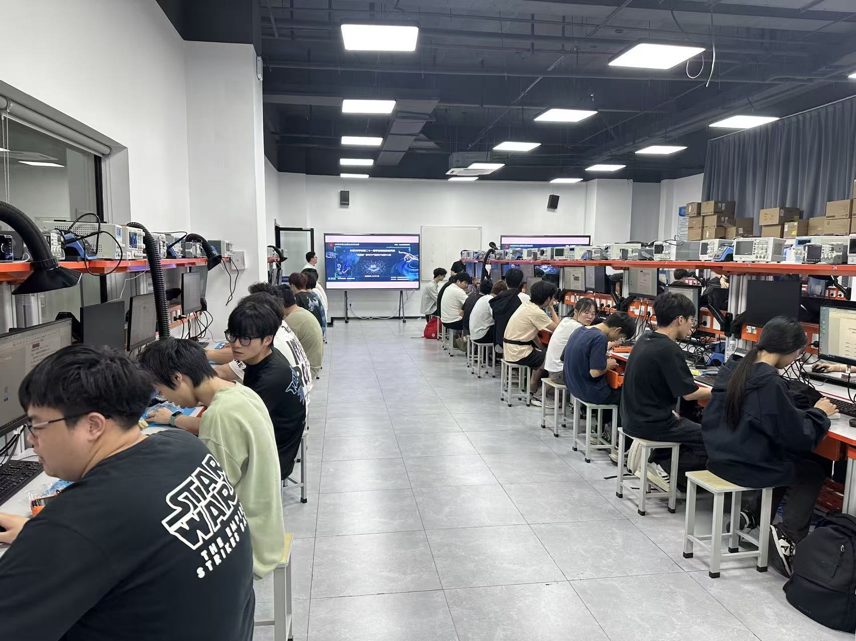 杭州市钱塘区学林街280号