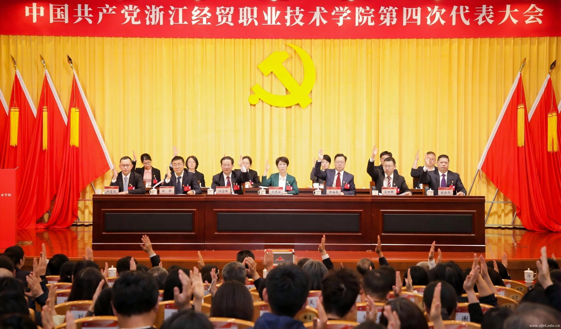 积极回答好“职教强国